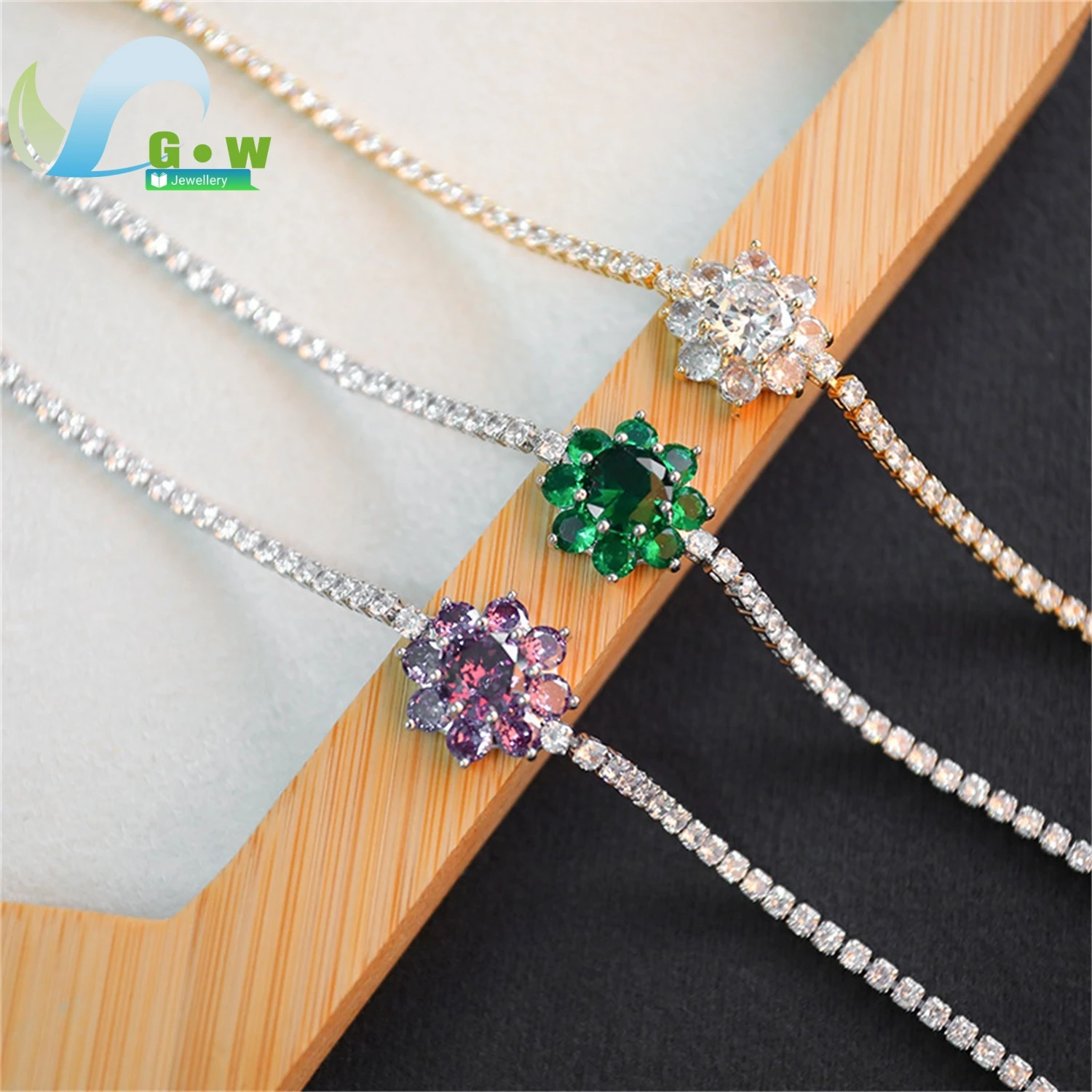 

Натуральный золотой цвет, гальванический цветочный дизайн, цепочка с кристаллами циркона, женские наручные часы, модные аксессуары, изящный минималистичный стиль