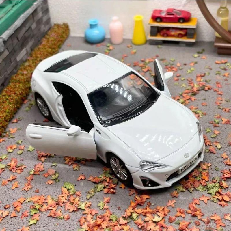 1:36 トヨタ GT86 合金スポーツカーモデル ダイキャストメタル トラック レーシングカー 車両モデル シミュレーション ミニチュアスケール キッズ おもちゃ ギフト