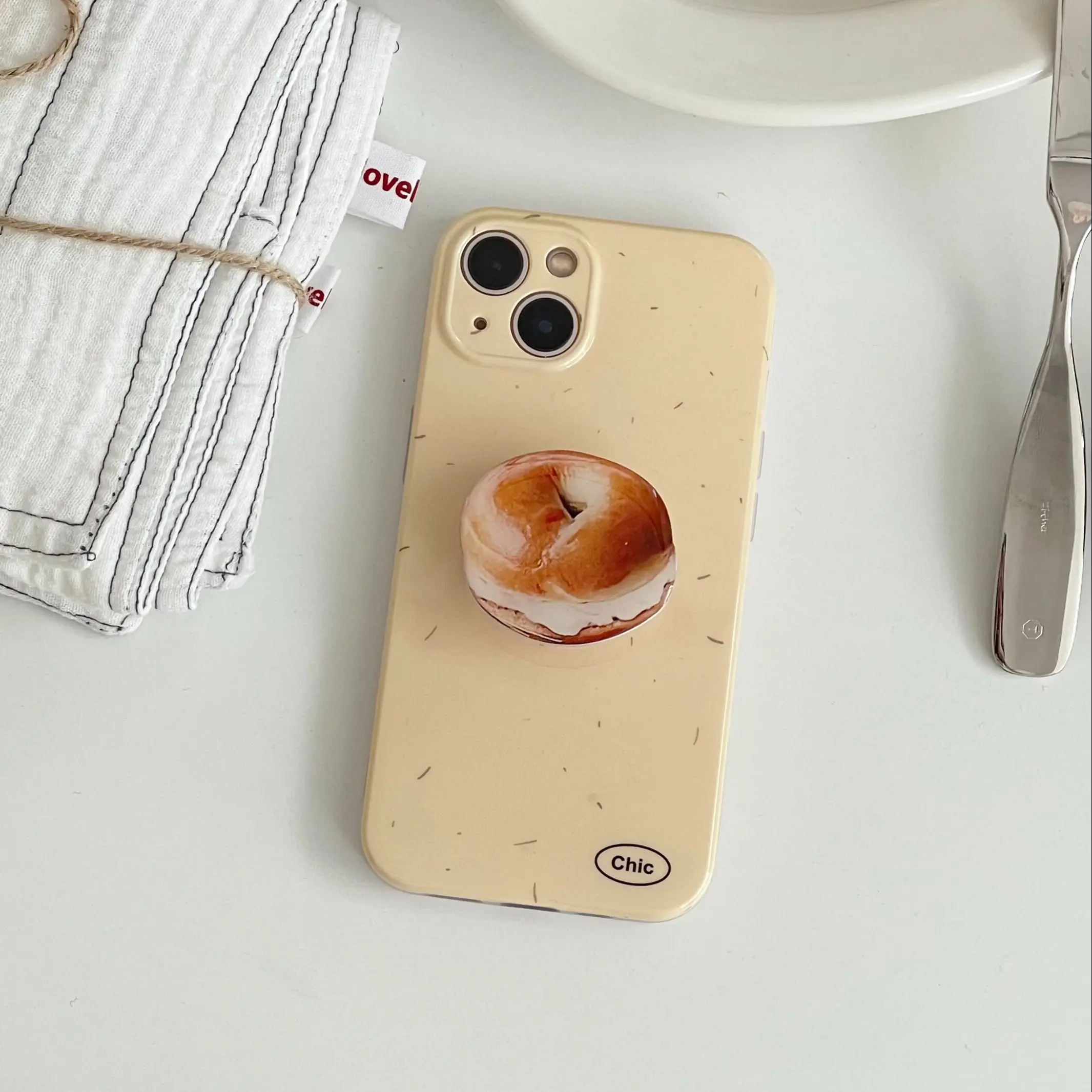 Korean INS Creative Funny Bagel Stand Case for iPhone 14 13 Pro Max Back Phone Cover for 12 11 Pro Max Capa