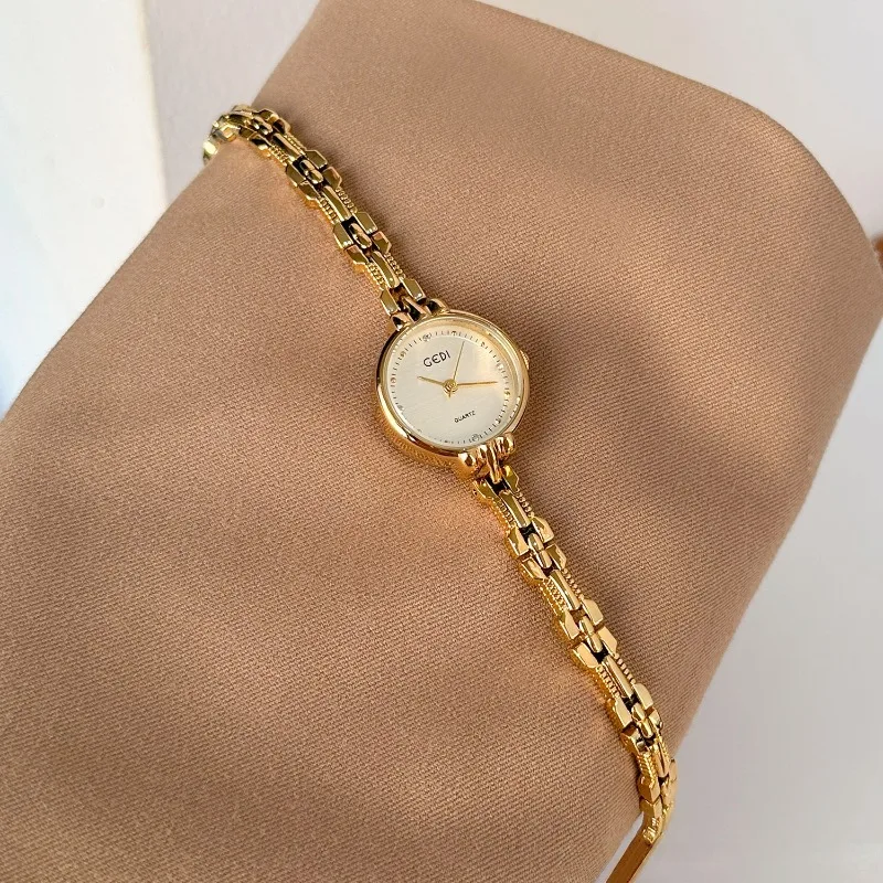 패션 여성 팔찌 시계 여성을위한 럭셔리 절묘한 라인 석 쿼츠 시계 간단한 드레스 숙녀 손목 시계 시계 선물