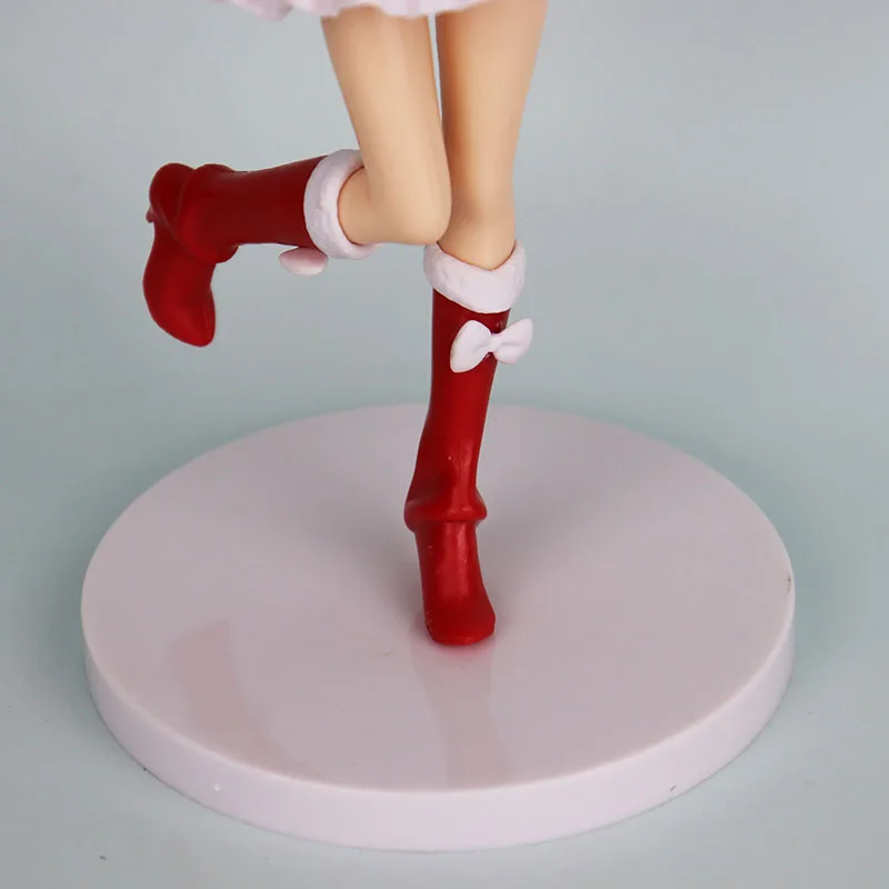 Nuevo tema navideño Hatsune Miku figura sosteniendo un regalo en la mano muñeca de decoración hecha a mano de Anime de escritorio para regalo de colección de Fans