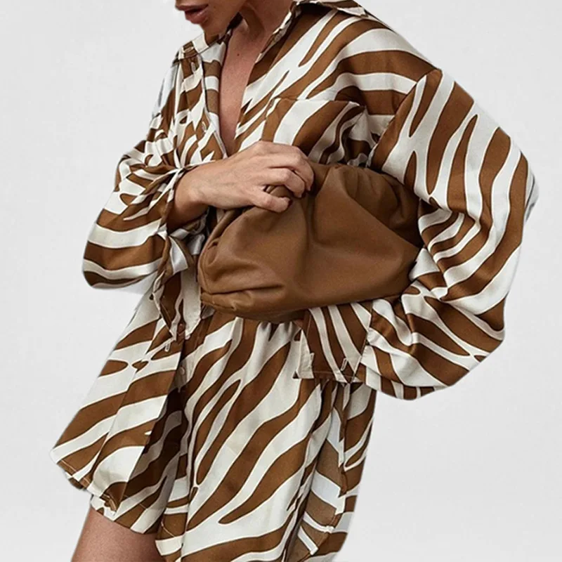 

Spring Summer New Stripe Print Loose 2 Piece Leisure Women Button Lapel Shirts And Shorts Suits Elegant Long Sleeve Blouse Suit