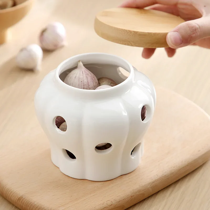 Japanese Style Hollow Storage Jar Ventilated Ceramic Storage Jar Kitchen Ginger Garlic Storage Box Home Decoration Ornaments