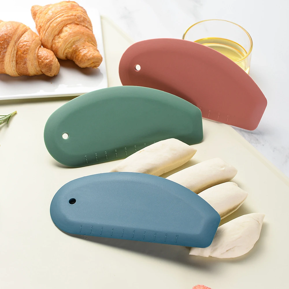 1Pcs Silicone Scraper Cake Cream Scraper Flour Dough Cutting Knife Intestine Powder Scraper Kitchen DIY Tools Baking Tools