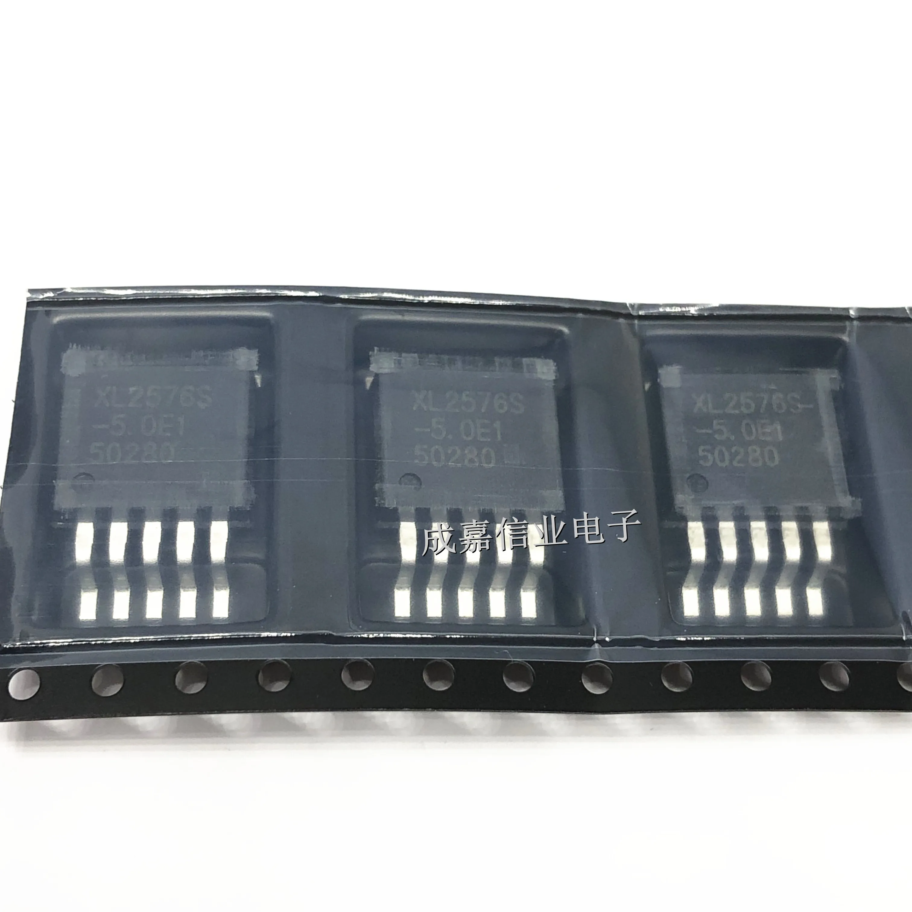 10pcs/Lot XL2576S-5.0E1 TO-263-5 3A, 52KHz, 5V Step-down DC-DC Converter 52kHz