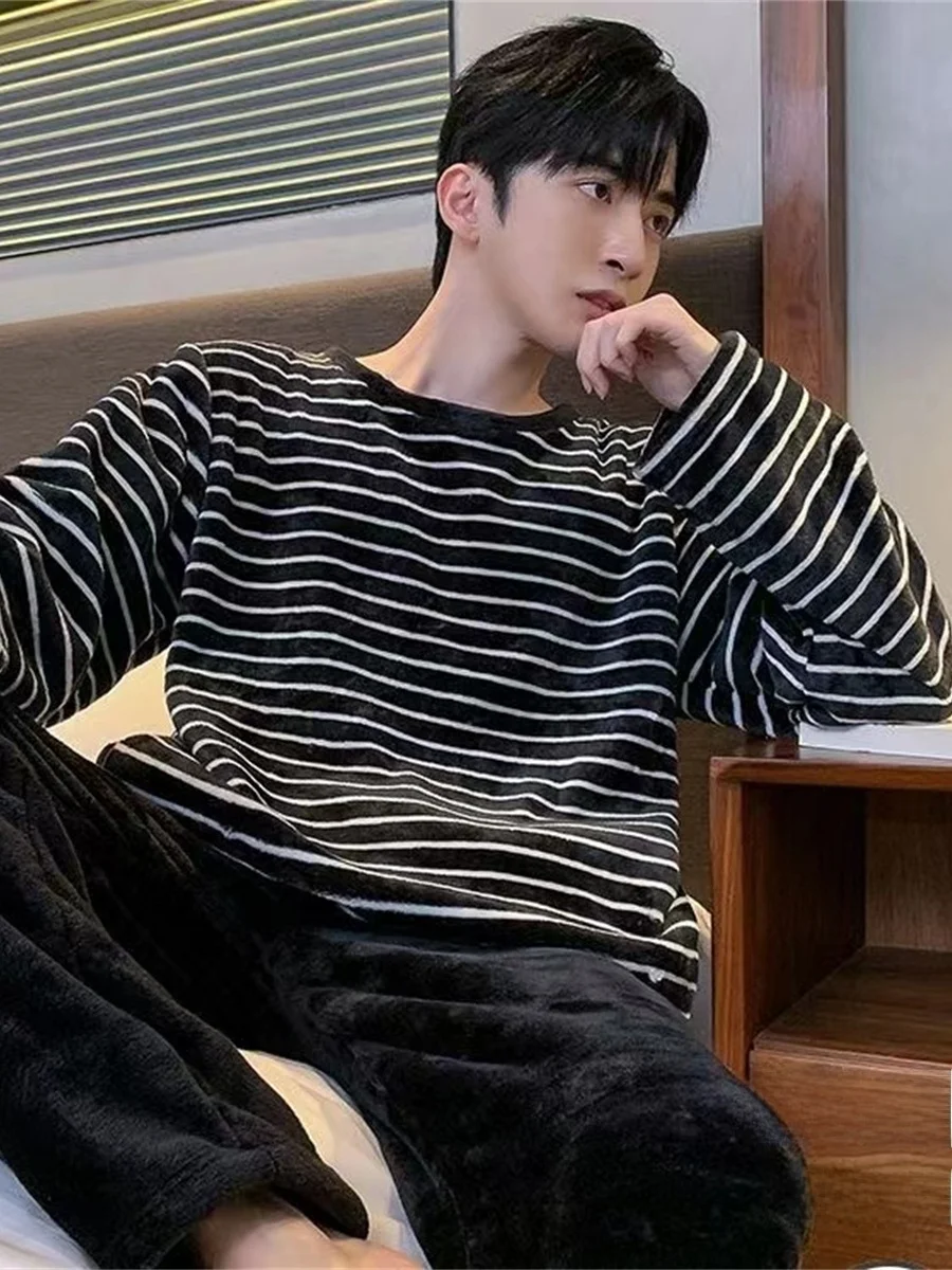 Coralline Flannel Sleepwear Long Sleeve Home Clothes Set for Men Winter Warm Two-Piece Suit Comfortable Soft round Neck Design