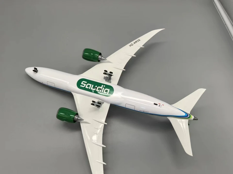 ZHRDWE Boeing 787 1:130 Avec LED – Maquette D'avion Pour Riyad, Collection, Alliage Zinc Et Lumière Vocale