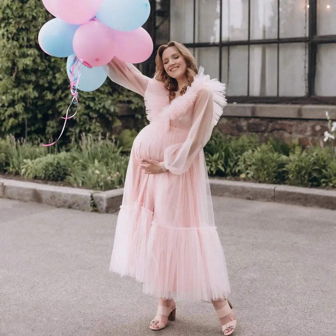 

Vintage Pink Maternity Robes for Photography A Line Long Sleeves Women Dresses Ruffles Tea Length Customized Baby Shower Gowns