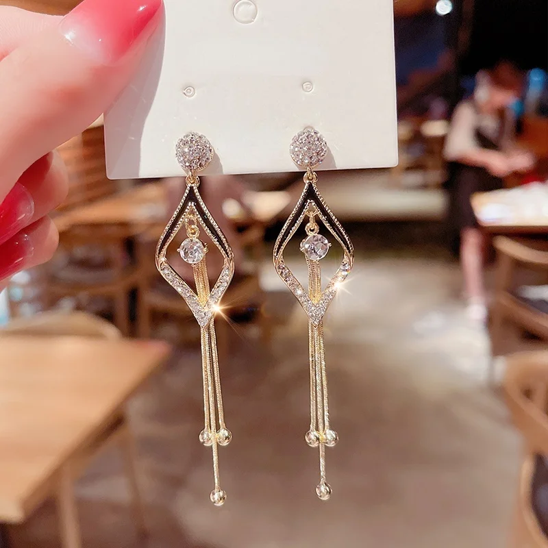 Luxury Fashion Geometric Hollow Dangle Tassel Earrings for Women Delicate Metal Valentines Day Gift Jewelry Pendientes Mujer