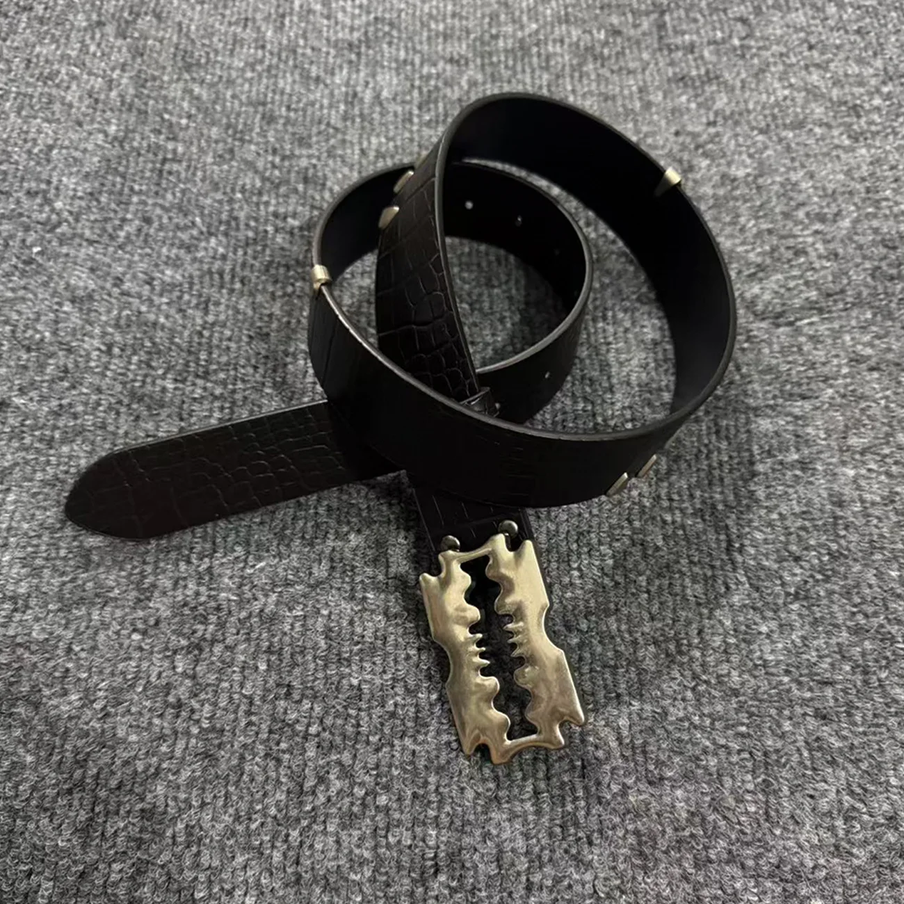Gothic Dark Razor Blade Shape Buckle Men Pu Belt Matte Black Punk Waist Strap for Jeans Cargo Pants Emo Street Fashion Accessory