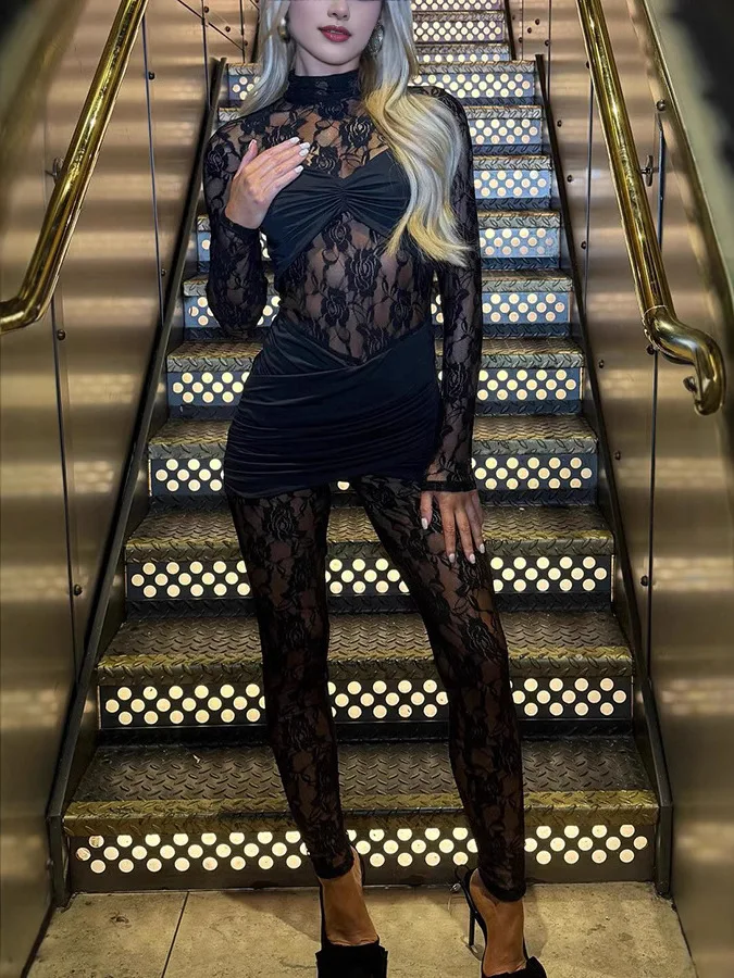 ヨーロッパ系アメリカ人女性向けファッショナブルでセクシーなナイトクラブ向けメッシュレースの透かし彫りシースルージャンプスーツ