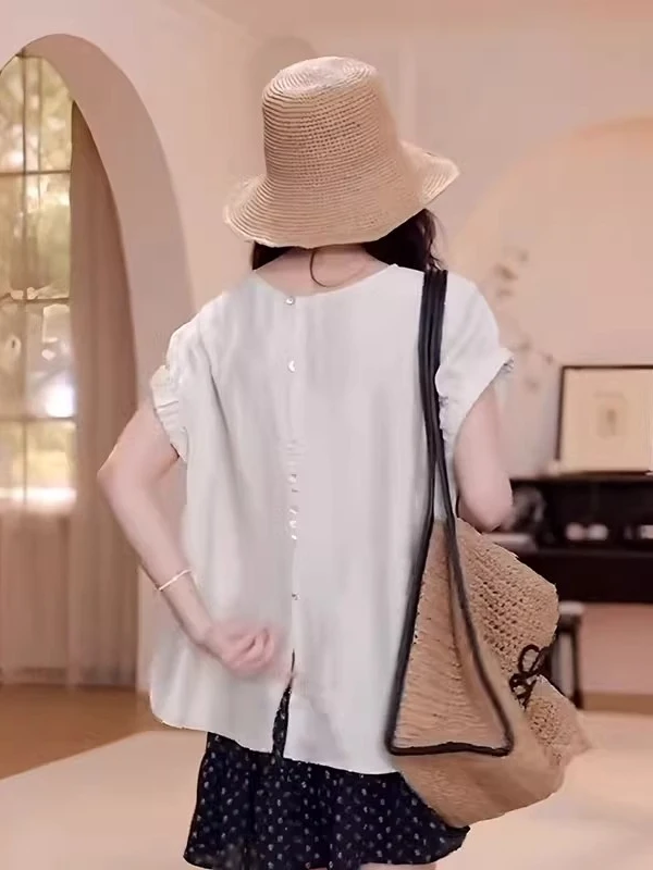 Letnia koszulka damska plus size, luźny krój, cienka, zapinana na guziki, styl koreański, modelująca sylwetkę typu gruszka.