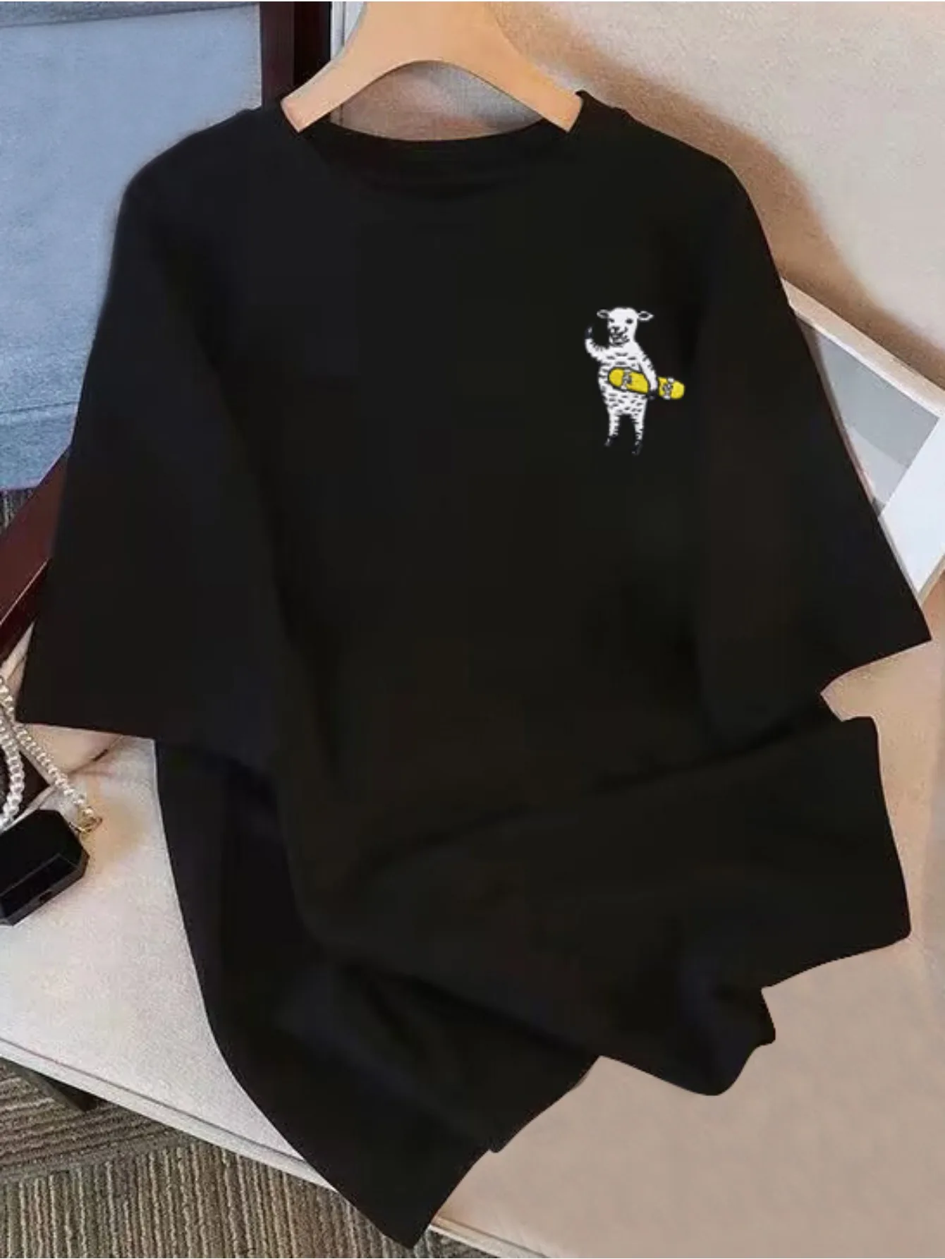Women's Short Sleeve T-Shirt with Playful Cartoon Dog and Honey Pot Print Round Neck Casual Tops Graphic Y2k T Shirt Clothes 90s