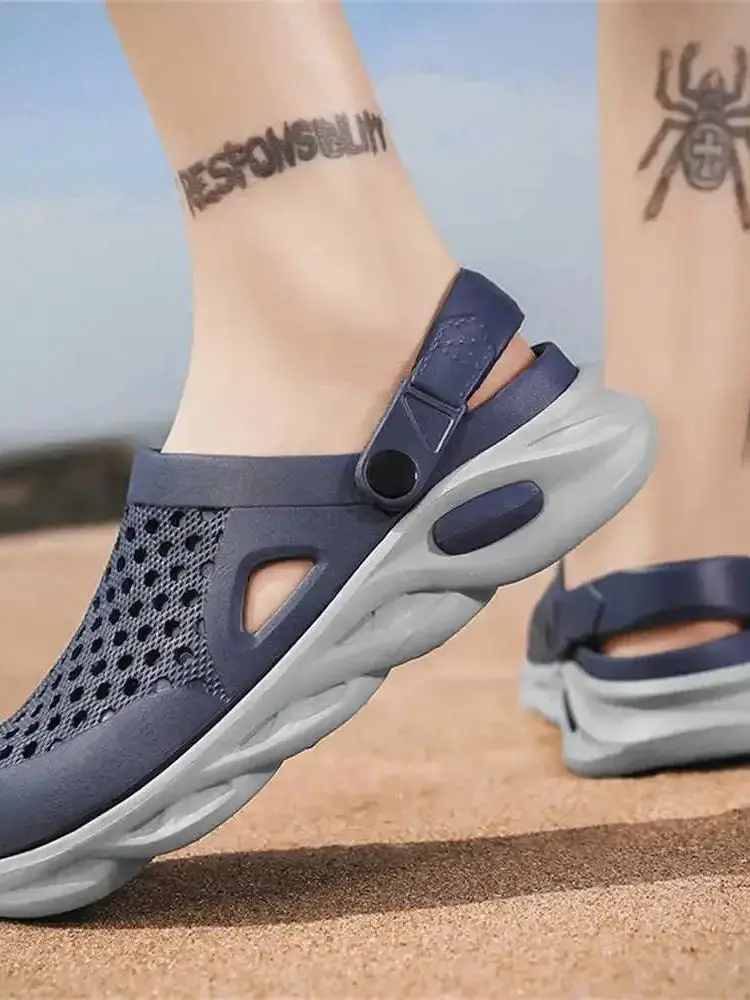 Zuecos Perforados para Hombre, Sandalias Planas Verdes, Calzado Casual Transpirable, Sin Cordones, Parte Superior de Cuero Artificial