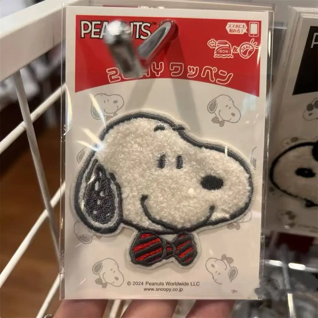 Anime Snoopy Aufnäher Stoffaufkleber zum Aufnähen Stickerei-Patches Applikation zum Aufbügeln auf Kleidung Hosen Dekoration Nähen – Detail 4