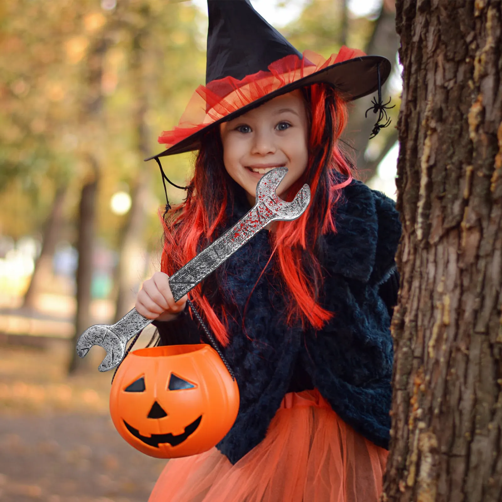 

2Pcs Plastic Halloween Wrench Prop Simulated Bloody Spanner for Haunted House Bar Party Decoration Scary Yard Photo Prop