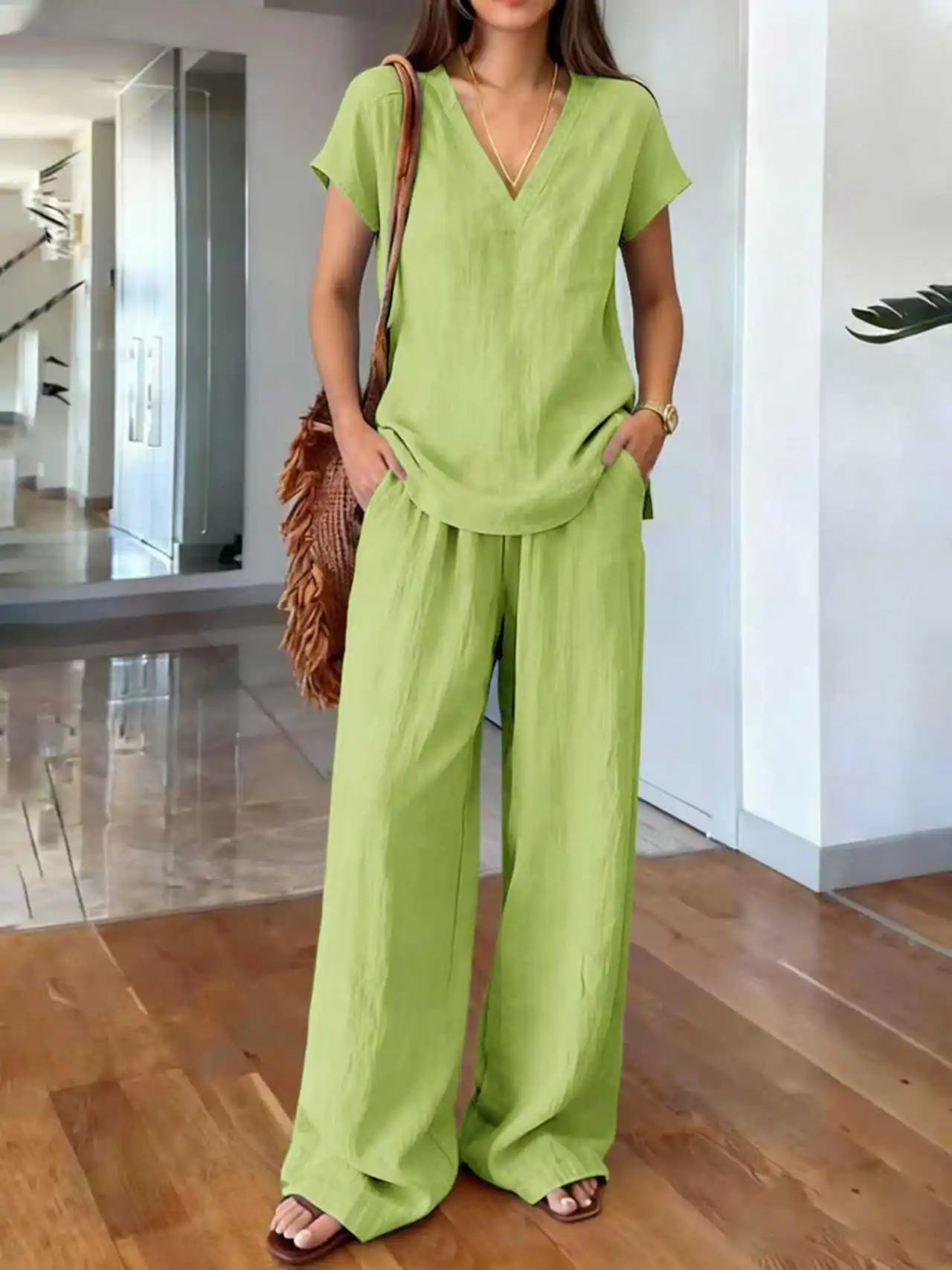 

Loose Summer Trousers Set Solid Color Simple Daily Comfortable V-neck Short-sleeved Pullover Top Wide-leg Trousers Two-piece Set