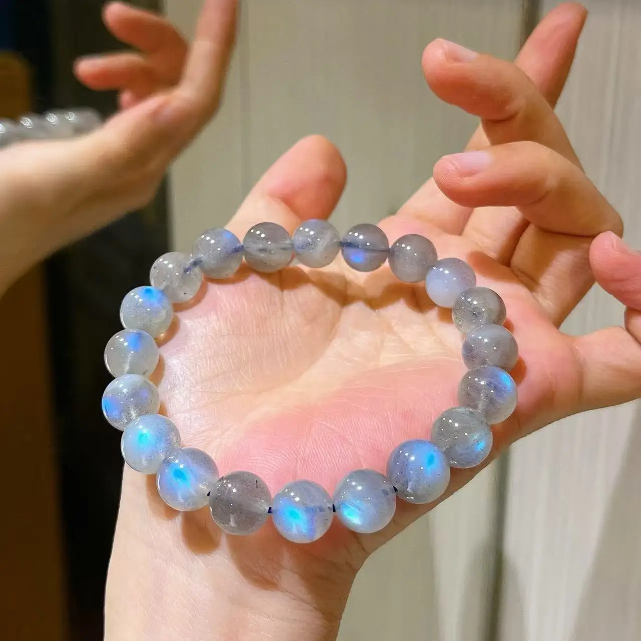 Bracelet en pierre de lune grise de haute qualité 9-10 mm avec perles de labradorite bleue intense, chaîne extensible en pierres naturelles pour femme