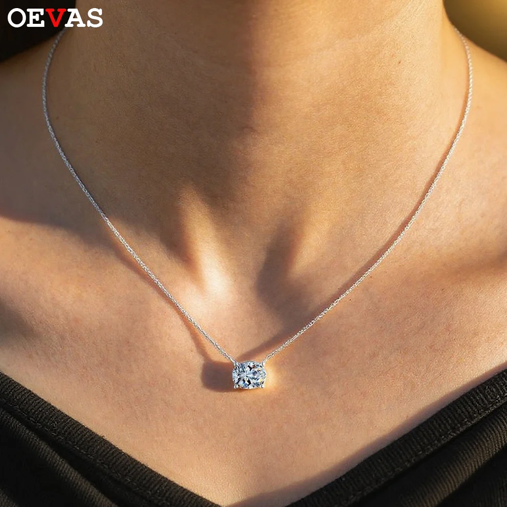 

OEVAS 1/2CT Oval Cut Moissanite Pendant Necklace 100% S925 Silver 18K Gold Round D VVS1 Lab Diamond NeckChain Party Fine Jewelry