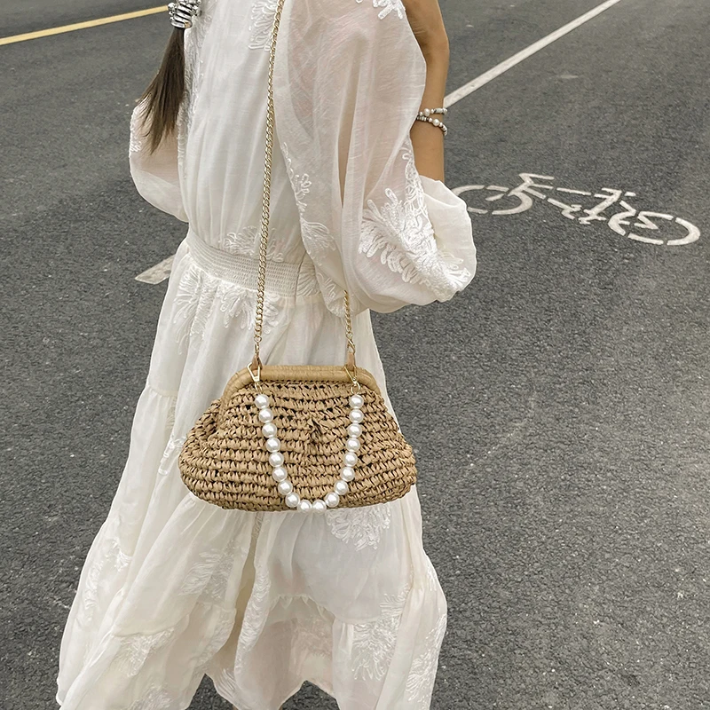 2024 New Grass Woven Shell Bag Leisure Vacation Beach Bag Women\'s Exquisite Handbag Single Shoulder Bag Handbag