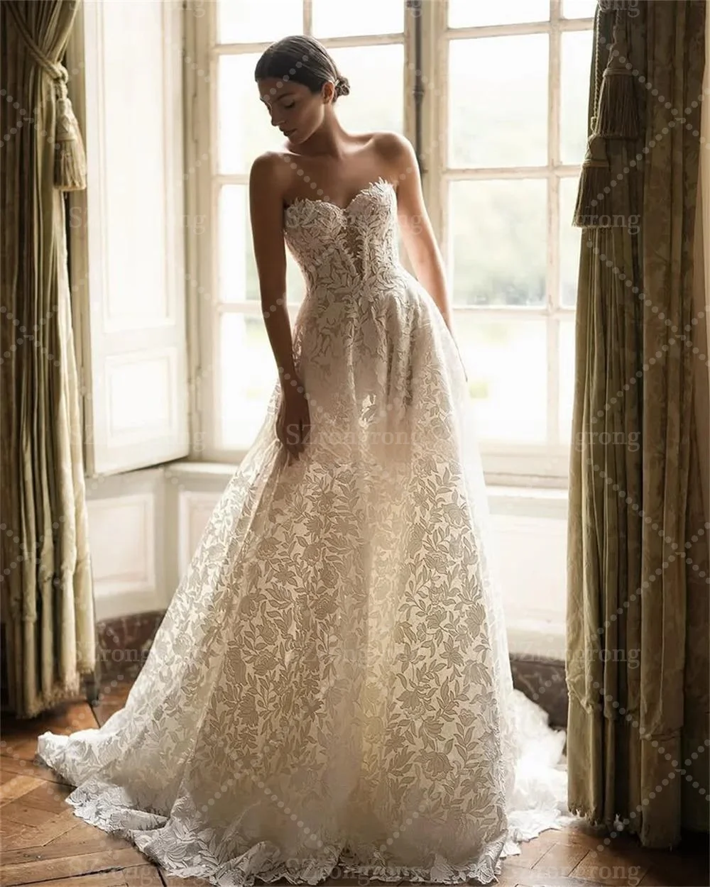 Graceful Sweetheart Collar Lace A-line Wedding Dress Boho Backless Floor Length Bridal Dress with Train Custom Made Vestidos de