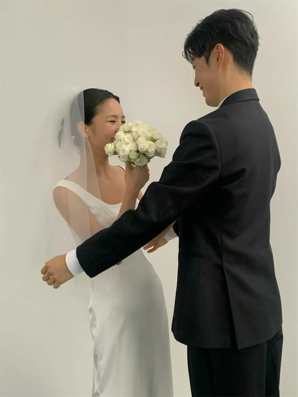 ZHIO Minimalist Square Neck Sleeveless Satin Korea Photo Shoot Mermaid Wedding Gowns Sweep Train Simple Bridal Mariage Custom