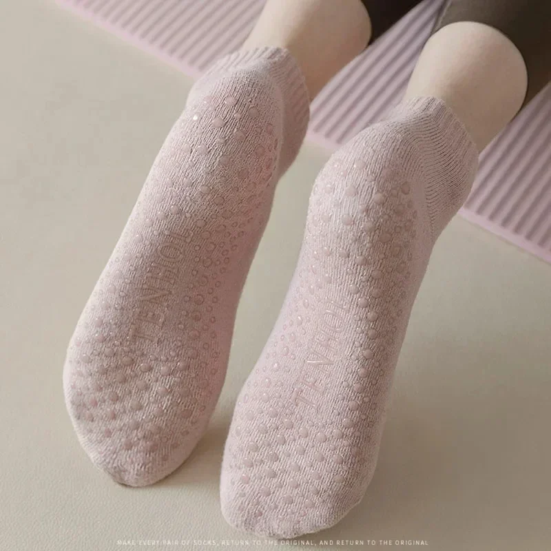 Calcetines de tobillo bajo para mujer, medias de punto antideslizantes de silicona para Pilates y Yoga