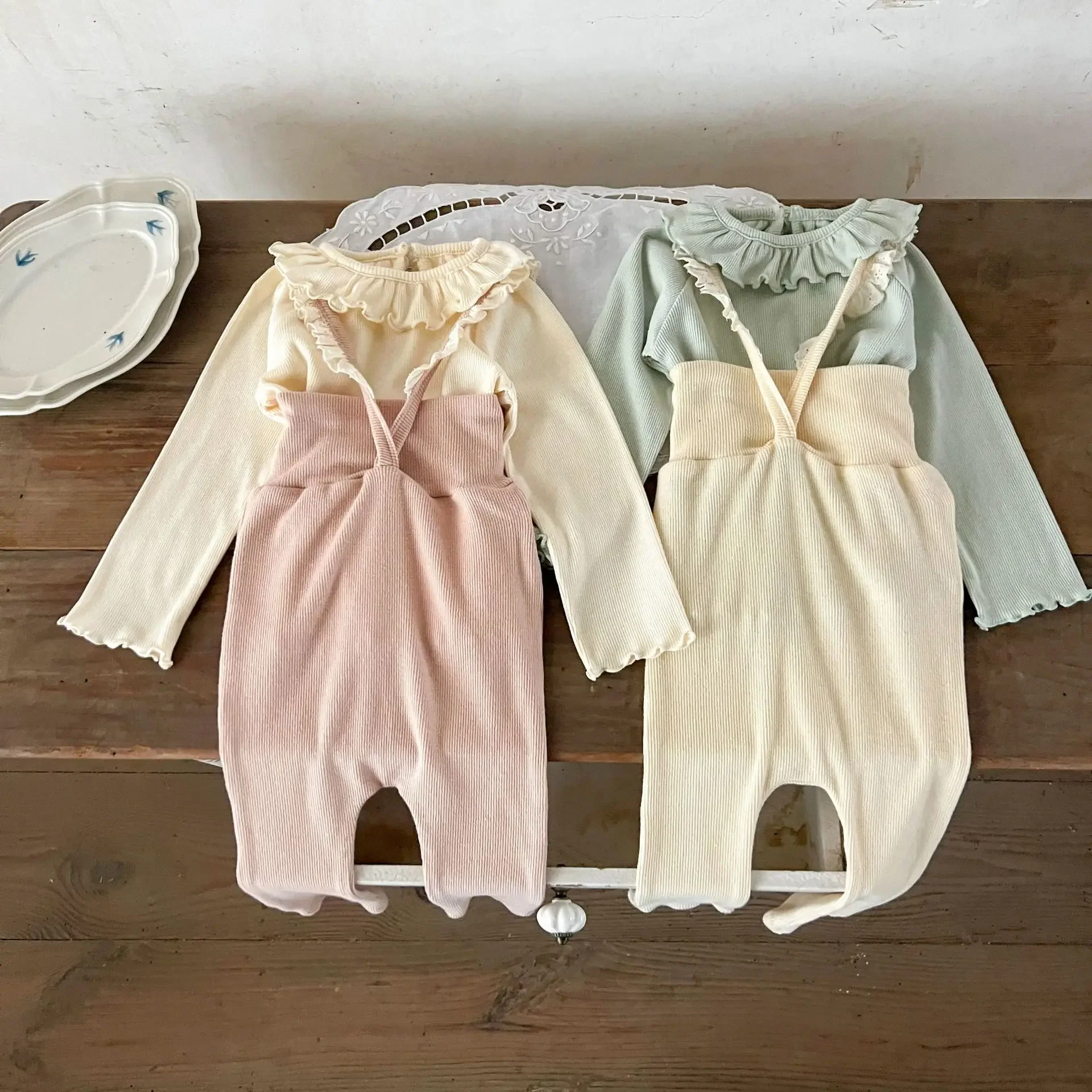 

Baby Set Spring and Autumn New Baby Girl Cotton Lotus Leaf Collar Bottom Shirt Lace Suspender Pants Two Piece Set