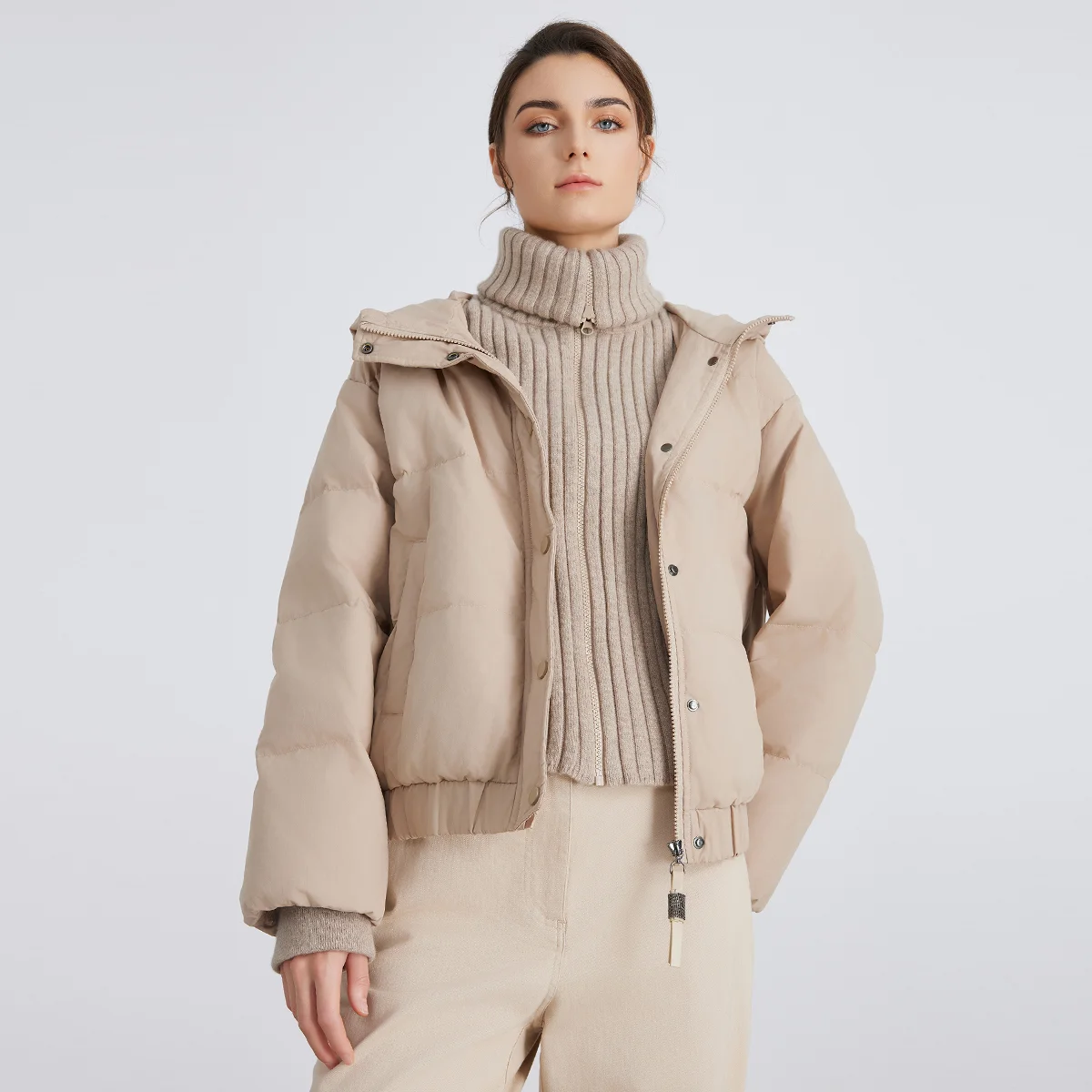 BC869 Chaqueta de plumón de ganso blanco ligera de lujo con cuello alto y cremallera y costuras con botones 100% de cachemira para mujer