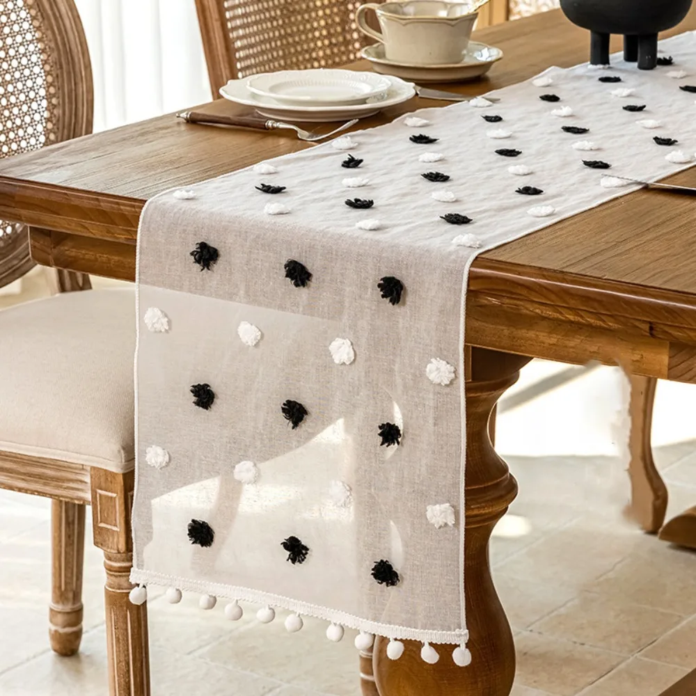 Fashion Nordic Style Lace Table Runner Gauze with 3D Pom-poms Dining Table Cloth Rectangular French-style Table Linen Wedding