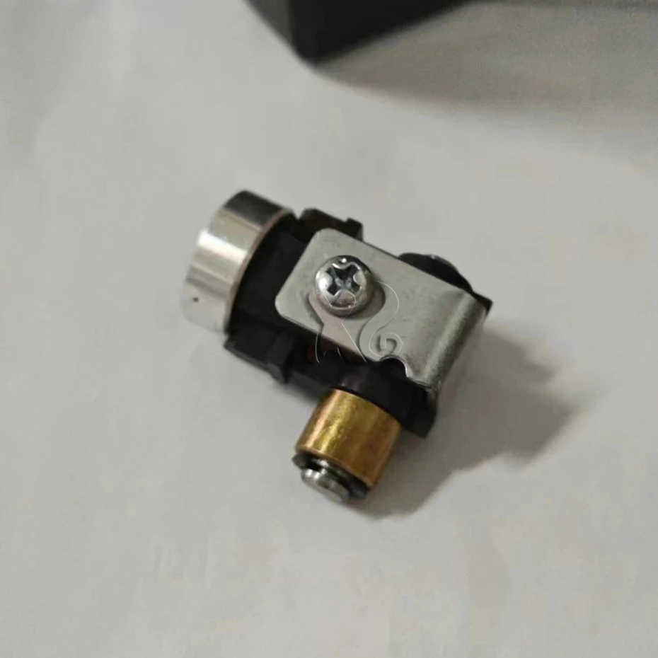 D257-9900 D258-1568 Lock Bracket Compatible for Ricoh MPC6502 MPC8002 C6502 C8002 D257-1568 Copier Parts