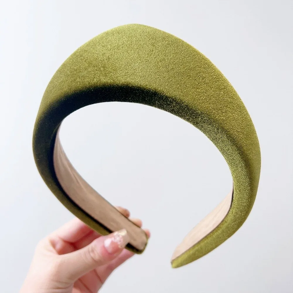 Elegant Velvet Triangle Headband Crown Individual Wide Edge Hair Hoop European Style Classical Retro Hair Accessories Women