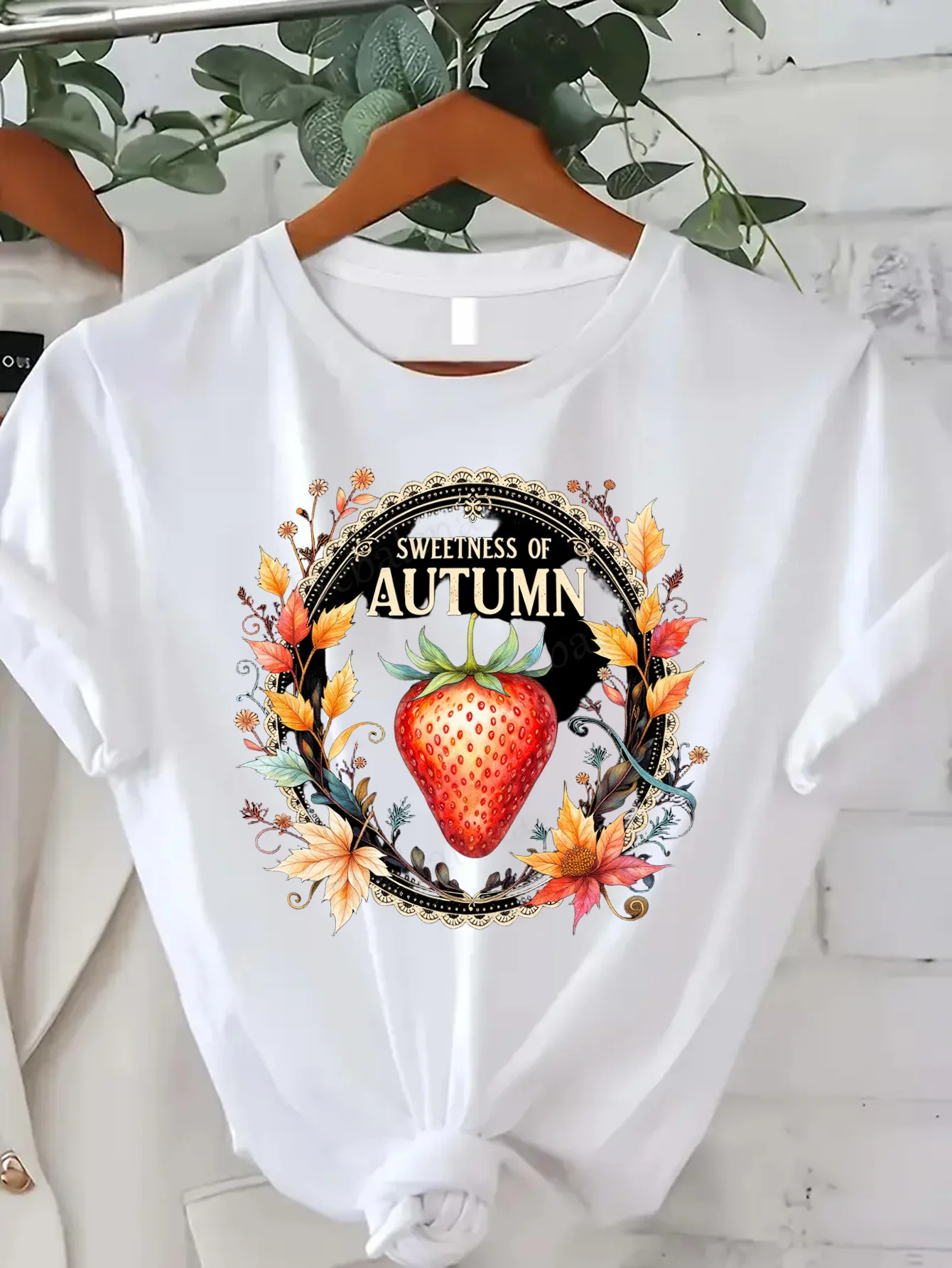 

Удобная женская футболка с принтом, осенняя футболка с клубникой, осенняя женская футболка с цветочным принтом