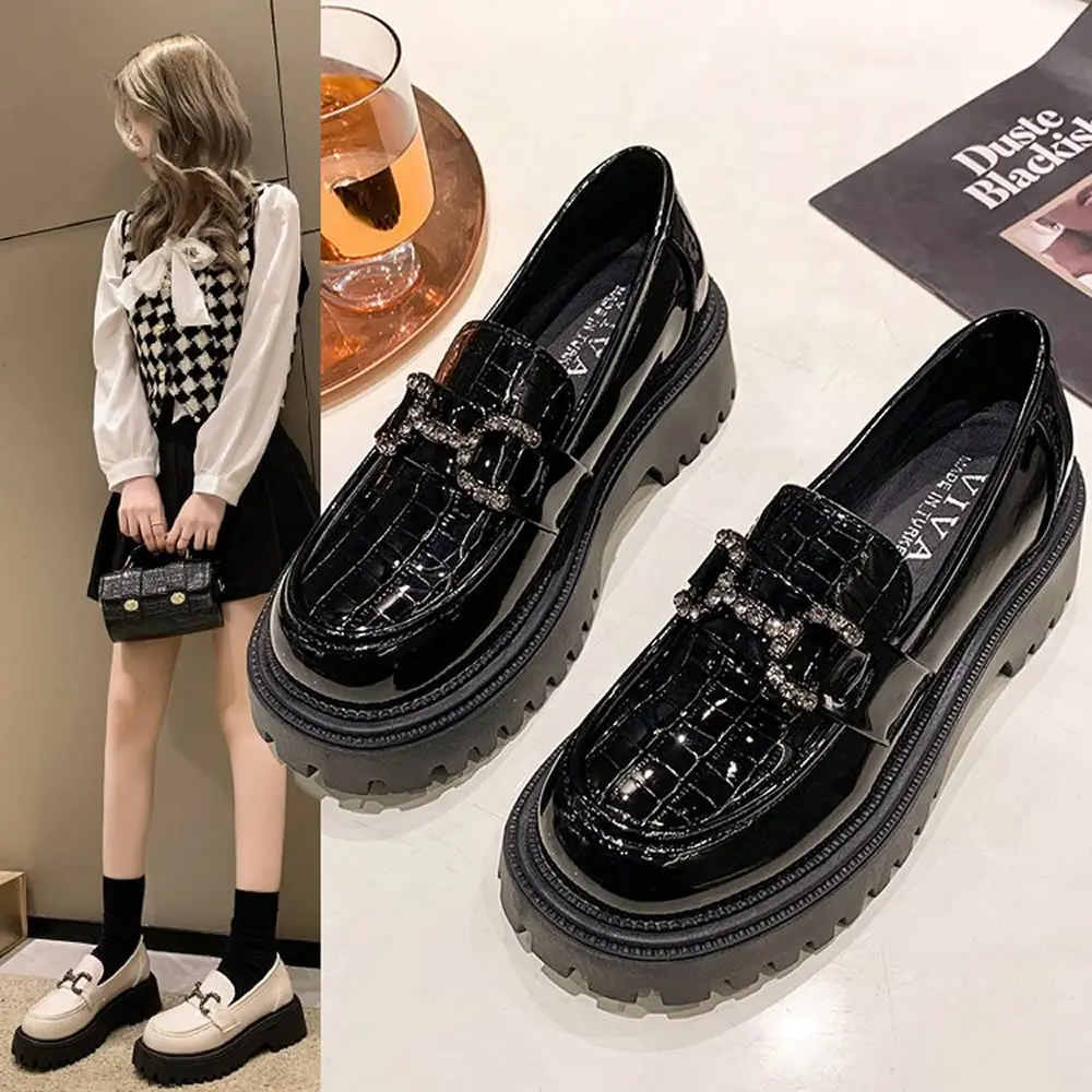 

Кожаные туфли на плоской подошве с круглым носком, женские весенне-осенние новые стильные яркие кожаные туфли в британском стиле, маленькая кожа с толстой подошвой