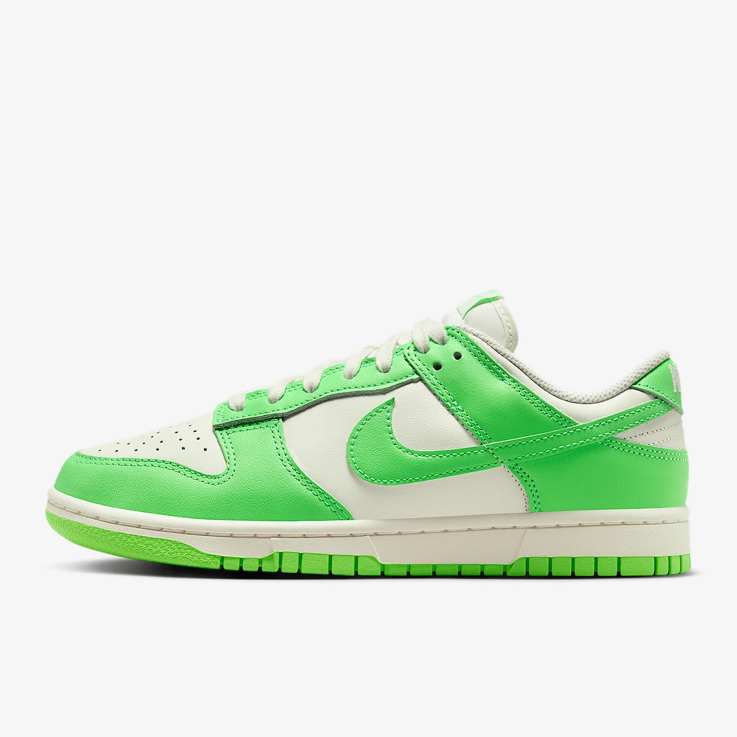 Nike genuine DUNK LOW women's low cut lightweight and durable sports board shoes HV0842-133