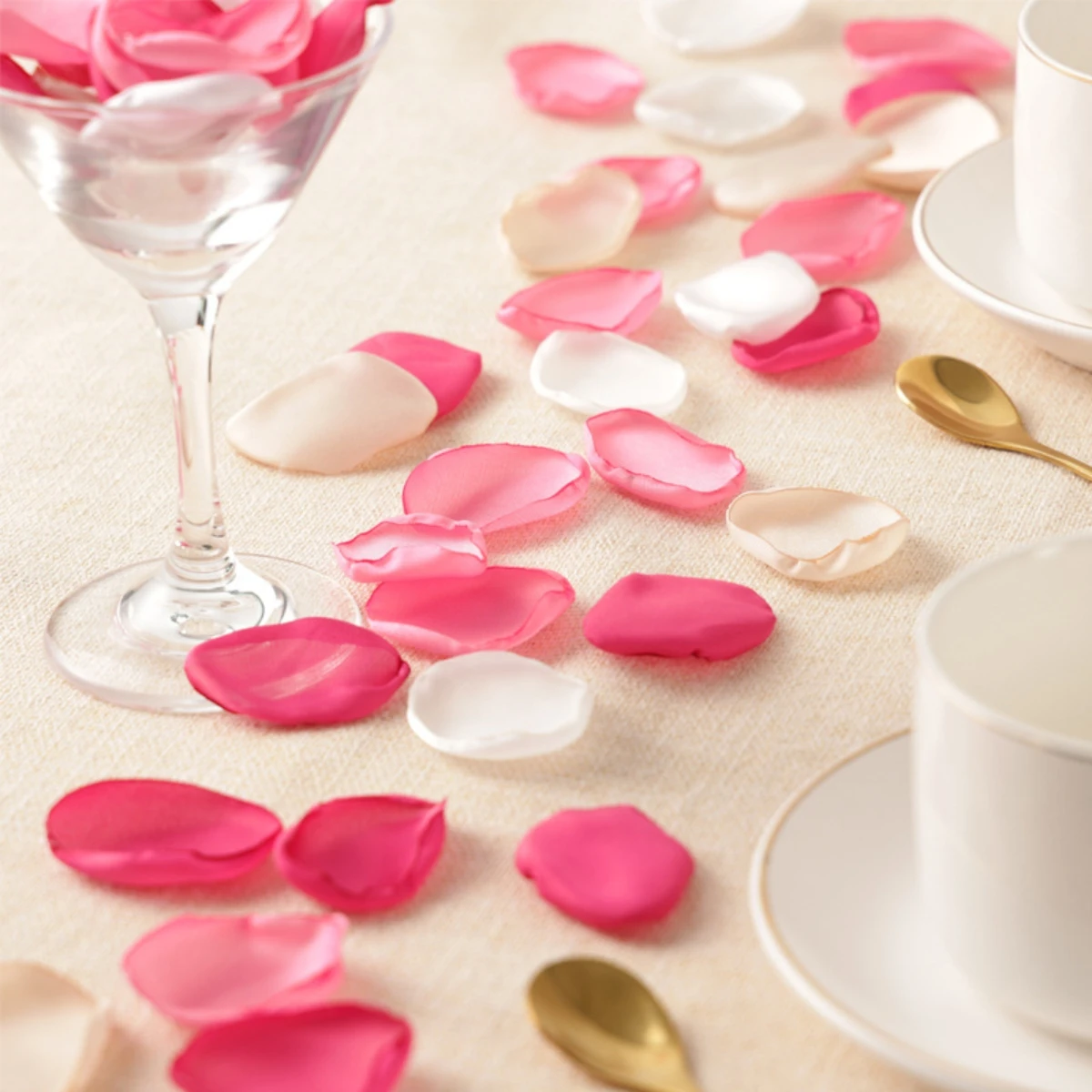 100Pcs Silk Simulated Rose Petals Handmade Flowers Marriage Wedding Valentines Day Artificial Rose Petals Party Table Decoration
