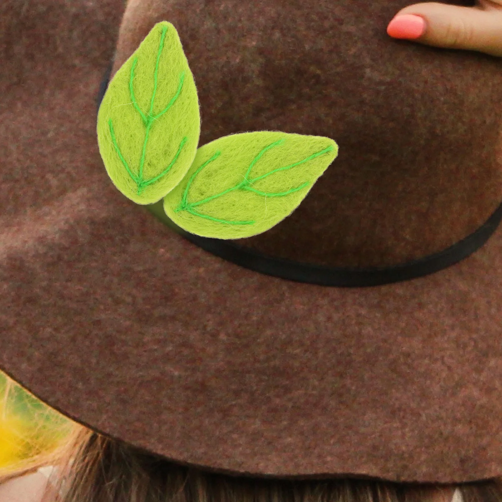 

10pcs Felt Leaves Green DIY Hairpin Accessories Leaf Shape Charm Felted Brooch Clip Craft naments Clothes Sewing Materials