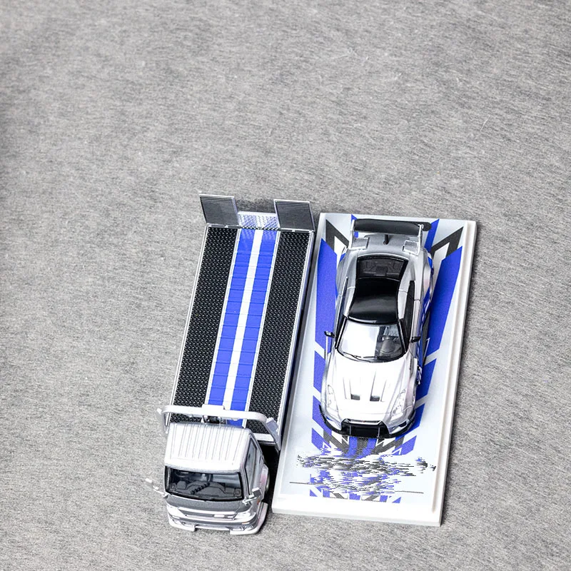 TM 1:64 H300 GTR35 Silver Blue Latte Art Simulation Alloy Car Model Collection