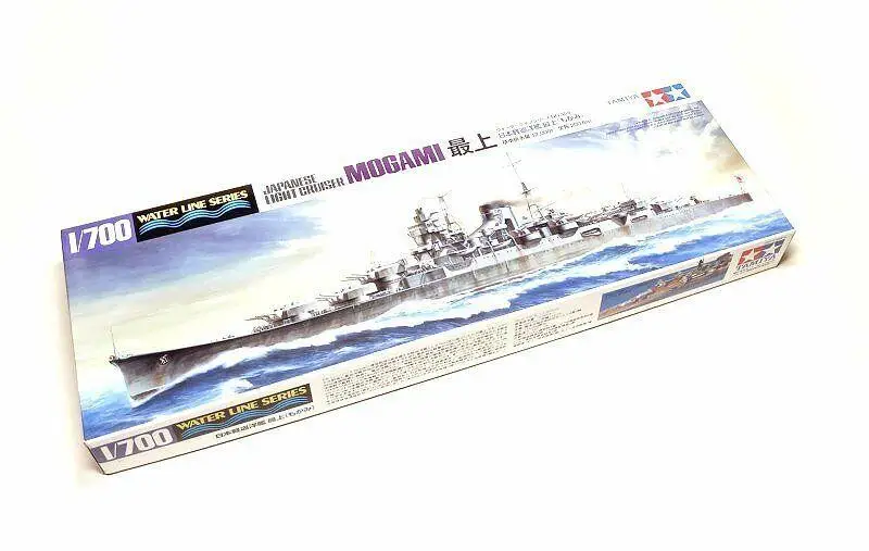 

31359 Military Model Tamiya 1/700 War Ship Japanese Light Cruiser Mogami Building