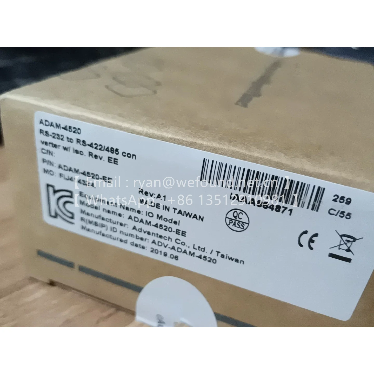 

ADAM-4520-EE Изолирующий преобразователь RS-232 в RS-422/485