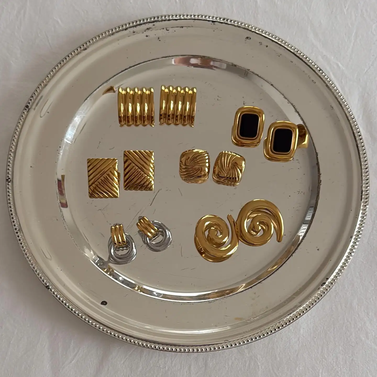 

AIKOER Tarnish Free Vintage Gold Color Stainless Steel Stud Earrings Prevent Allergy Simple Metal 18K Gold PVD Plated Jewelry