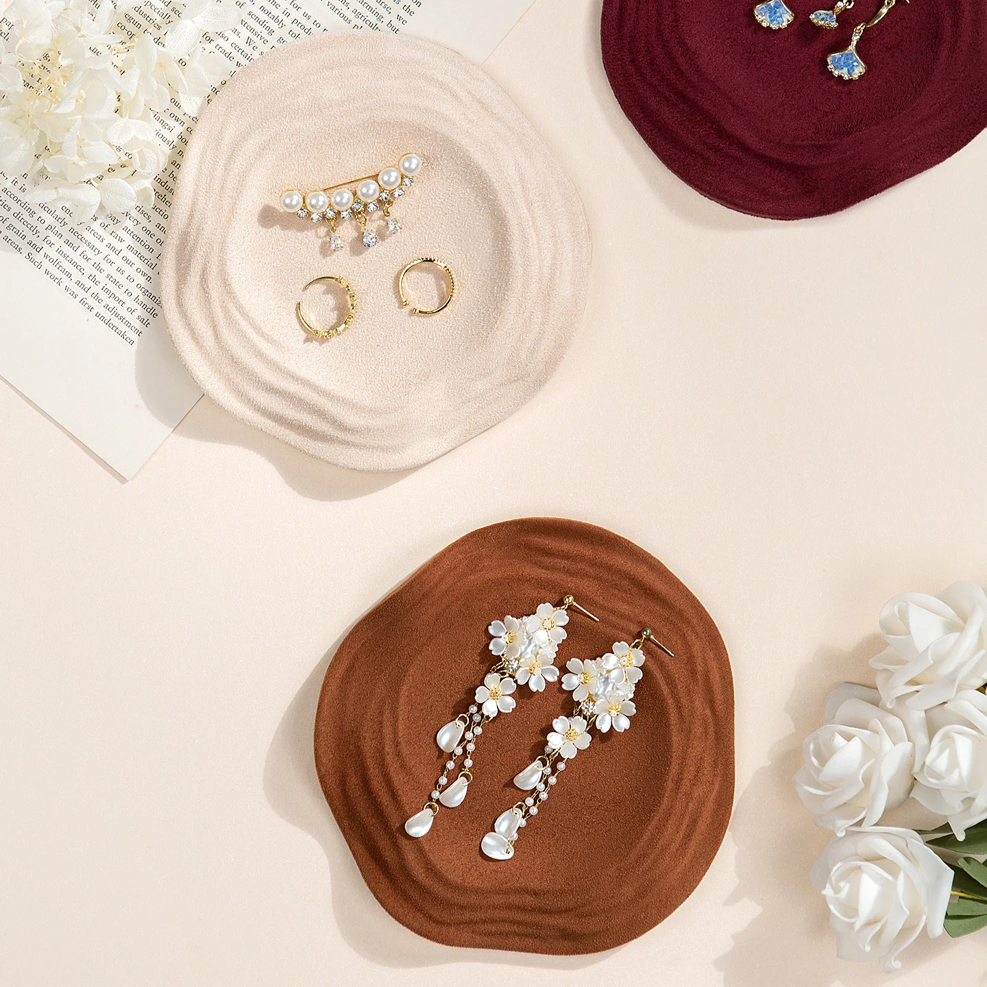 Velvet Jewelry Display Tray, Viewing Pad for Earrings Rings Bracelets, Portable Showcase for Store & Customers