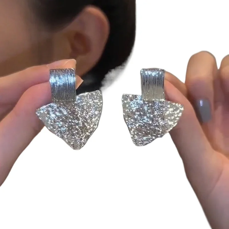 

Металлические геометрические серьги в европейском и американском стиле, модный дизайн, серьги-гвоздики