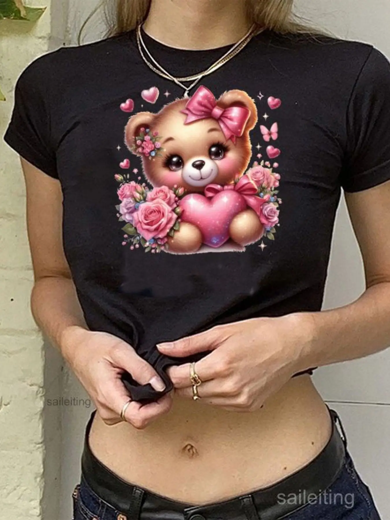 Cute Cartoon Teddy Bear Graphic Print Crop Top, Pink Heart Roses Butterfly Short Sleeve Summer T-Shirt for Women, Sweet Roman