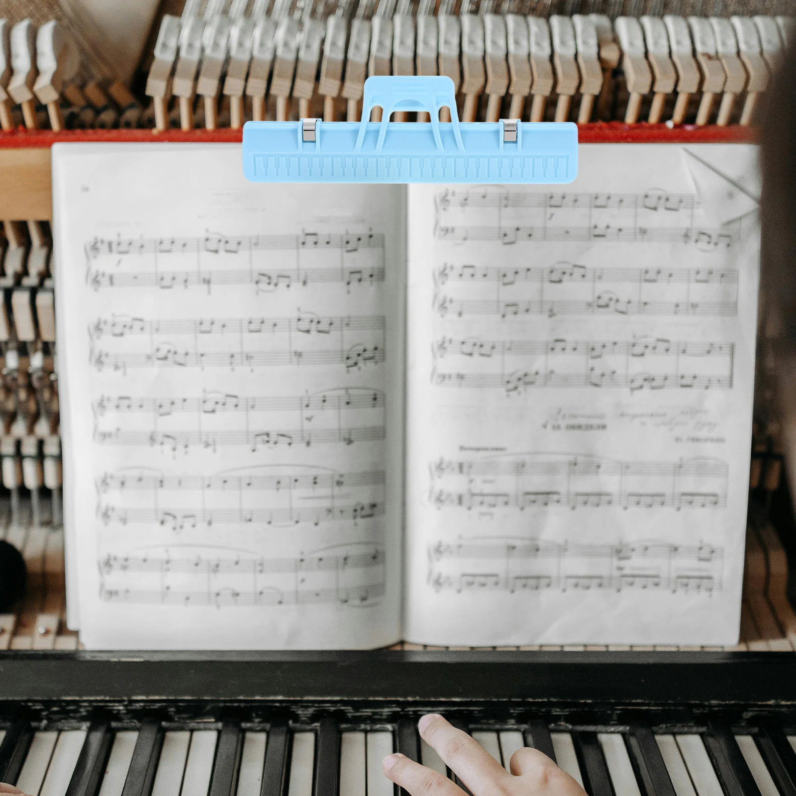 

3pcs Piano Sheet Music Clip Large Size Durable Music Book Page Holder Compact Portable Bright Color Gift For Musicians Students