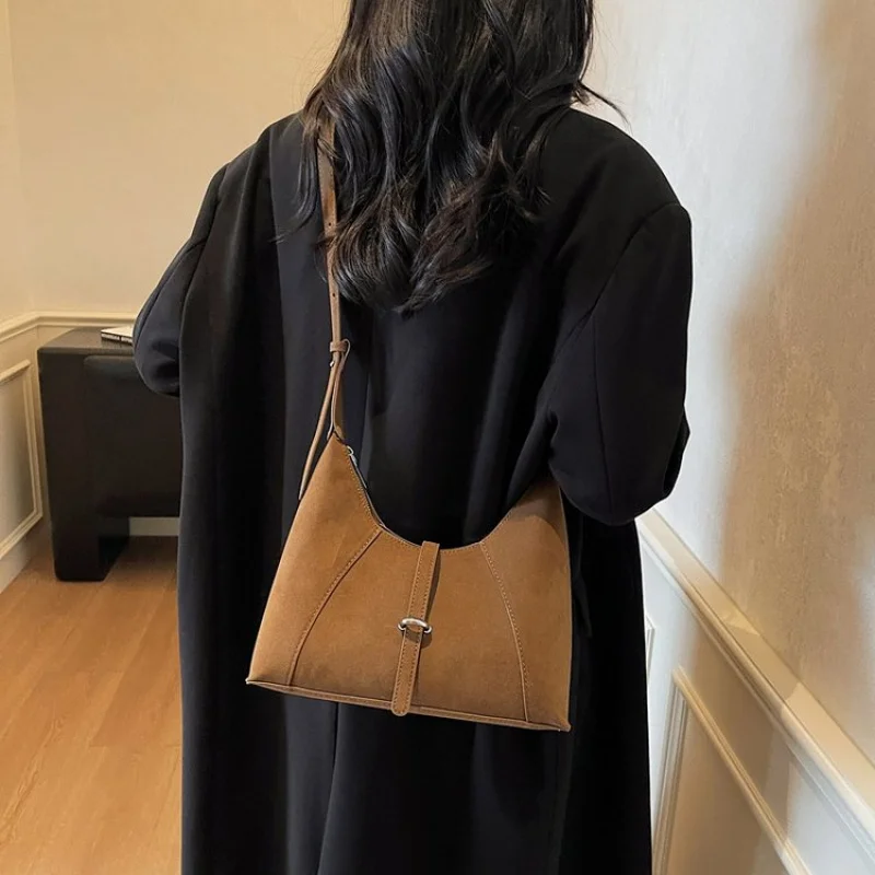 Sac à bandoulière supérieur pour femme en cuir microfibre doté d'autriche décontracté vintage léger aspect quotidien