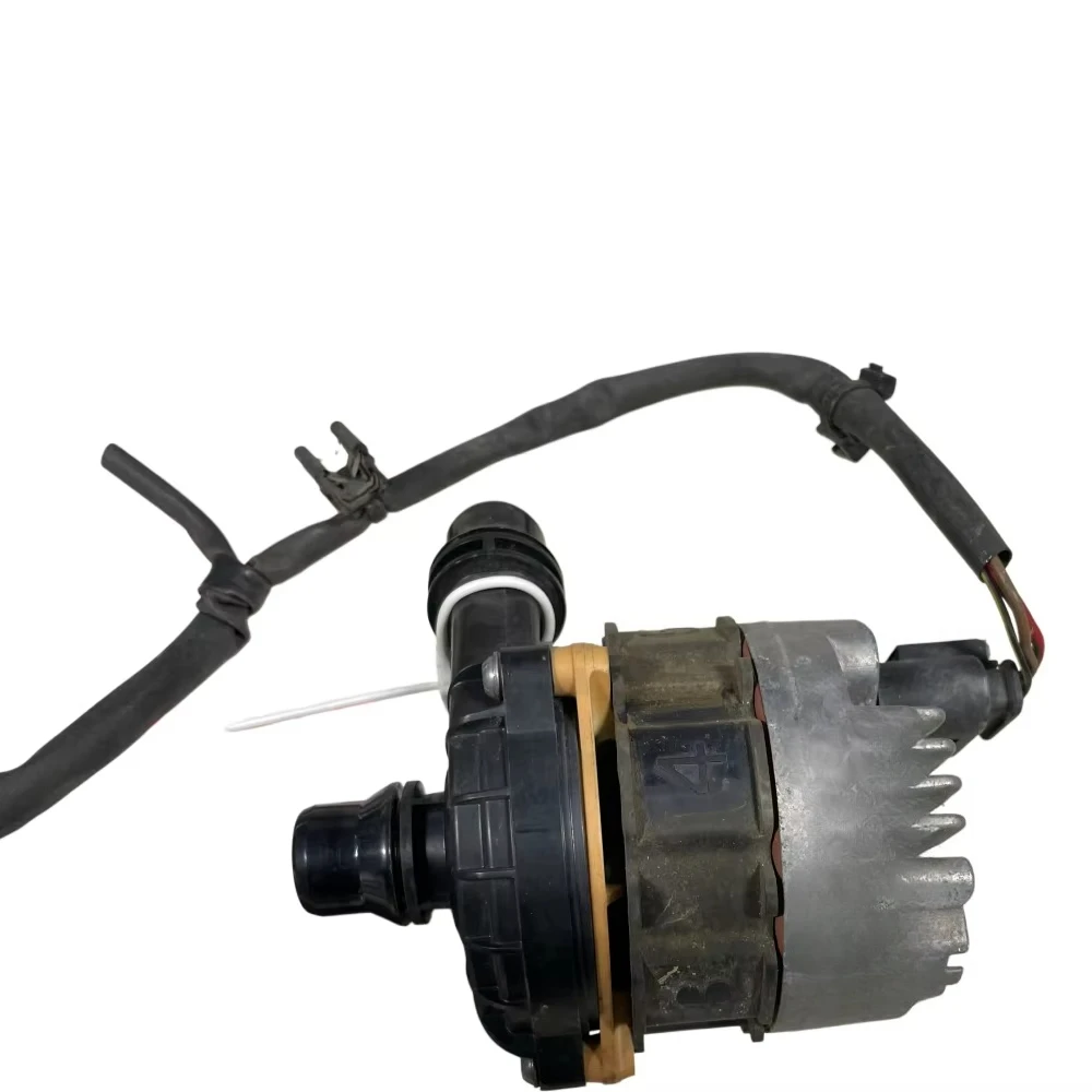 For Mercedes-Benz  C63S Coupe AMG W205 Auxiliary Water Pump Original OEM  A0005005500