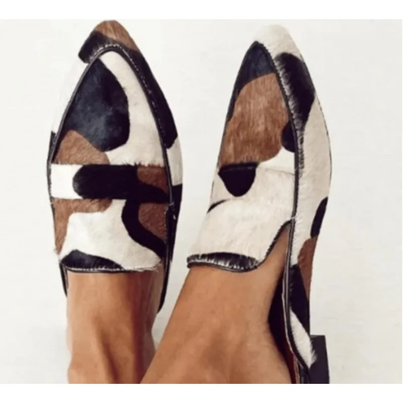 Sapatos Femininos Casuais Estilo Britânico 2026, Nova Coleção Primavera/Outono, Bico Fino, Estampa de Vaca, Tamanhos 34-43