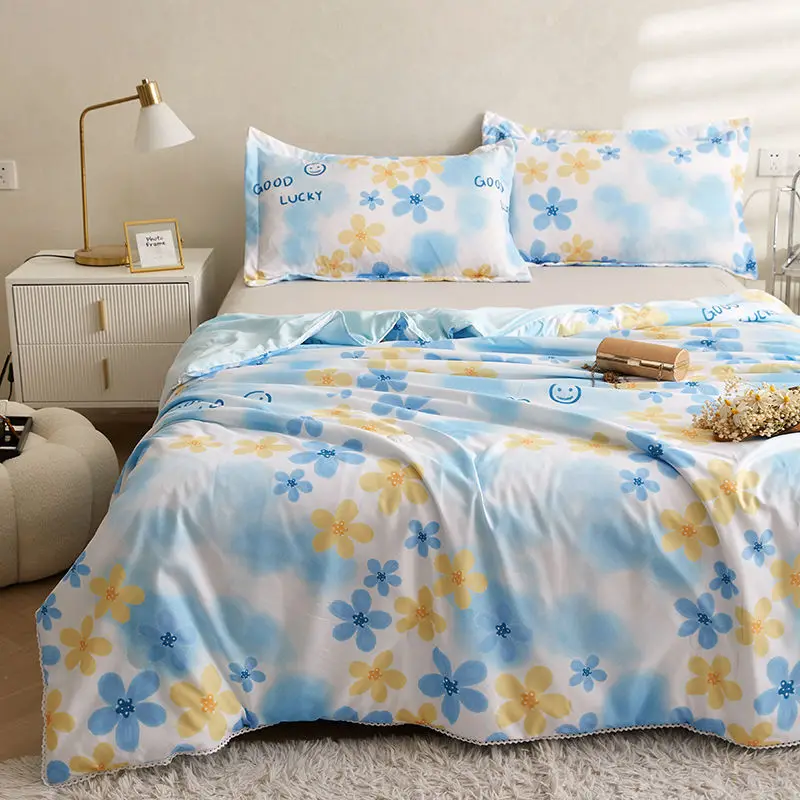 Washed Cotton Quilt Blanket in White, Double Layer Yarn, Cooling, Air Conditioning, Soybeans, Cool Fiber, Lace Down, Blue