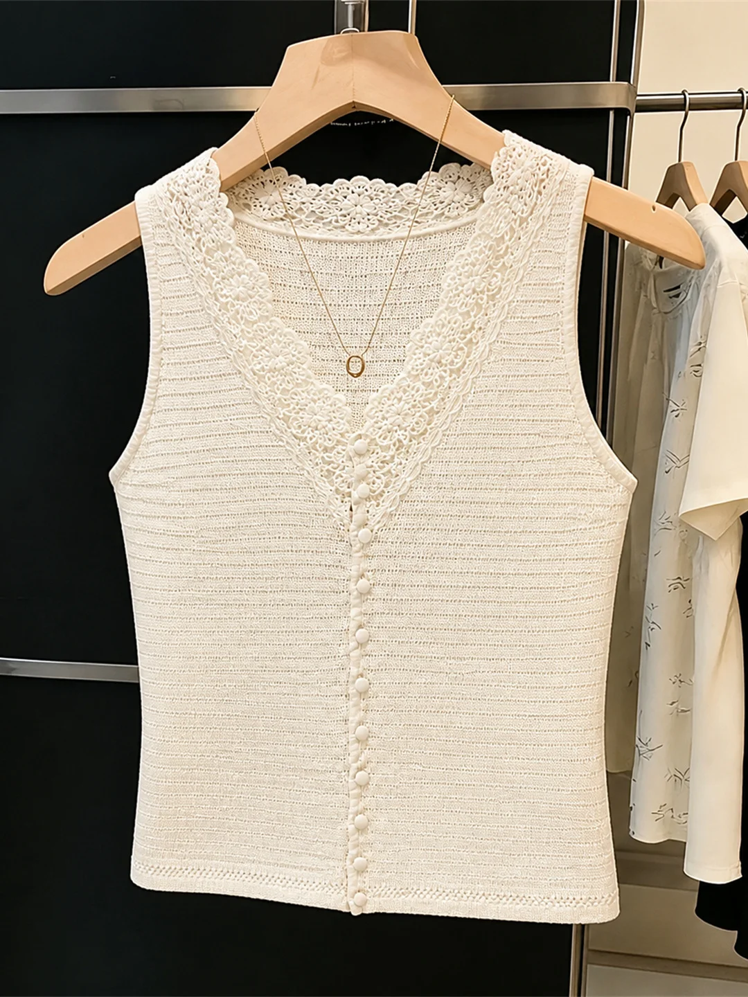 

Fashionable Hollow out Hook Design V-Neck Tank Top Sleeveless Summer Versatile Women's Shirt Korean Style Straight Cut Silk